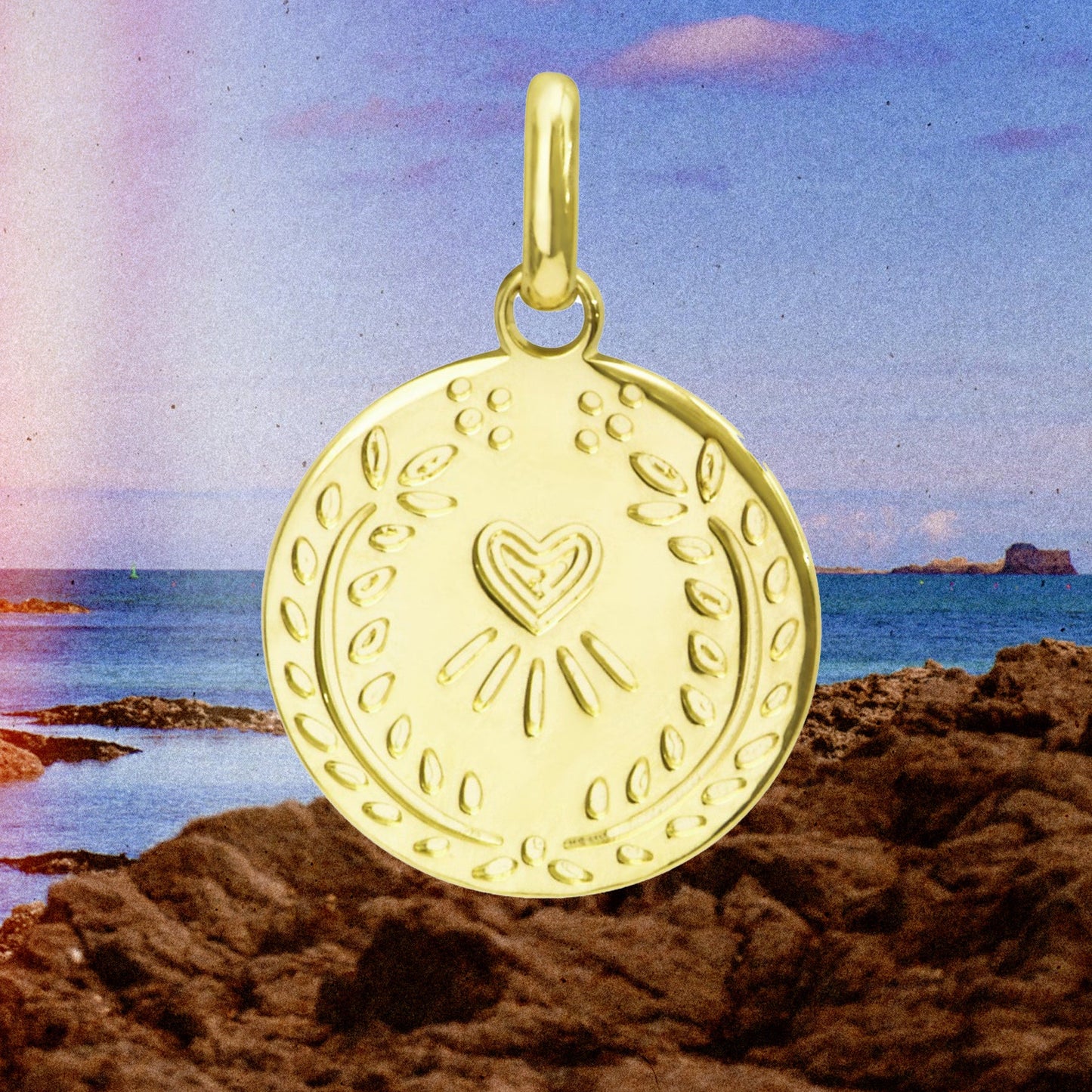 Médaille coeur de bretonne en or 18 carats