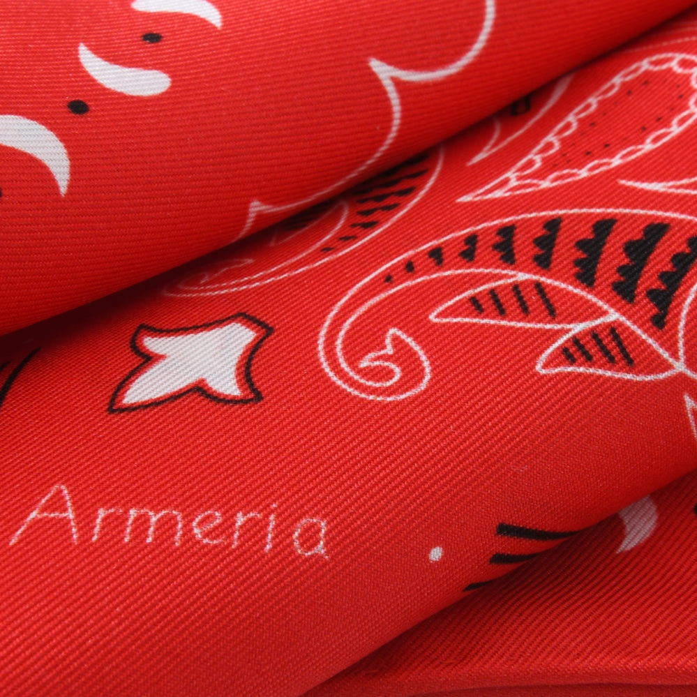 Foulard en soie rouge avec motif breton grand format